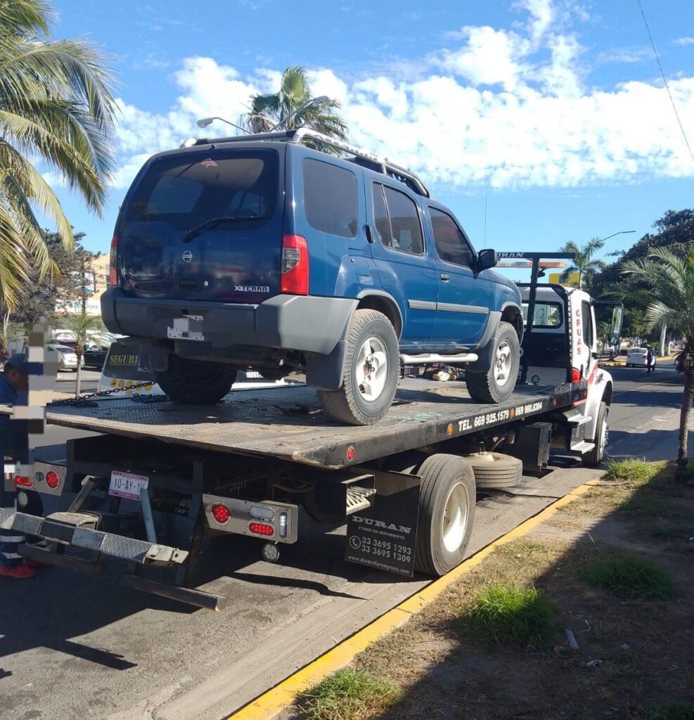Tránsito se puso las pilas e infracciona a conductores reacios a respetar carril preferencial en Mazatlán