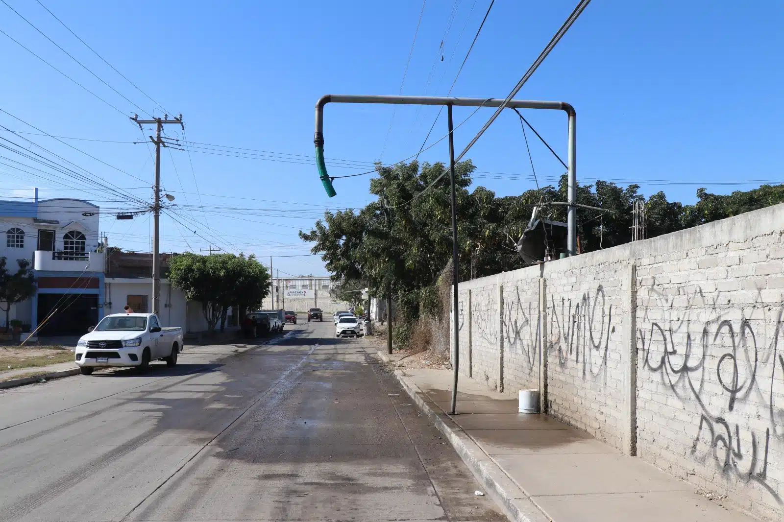 Atiende Jumapam a vecinos de Valles del Ejido que piden reubicar "garza" de agua potable