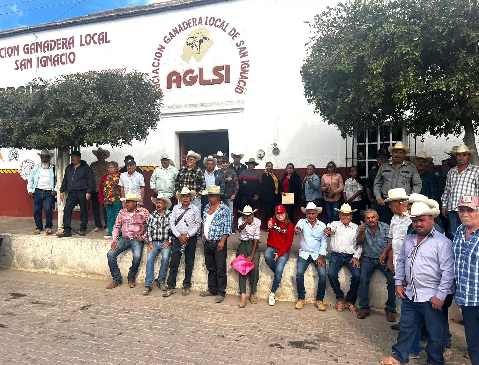 Toman ganaderos instalaciones de su asociación local en San Ignacio