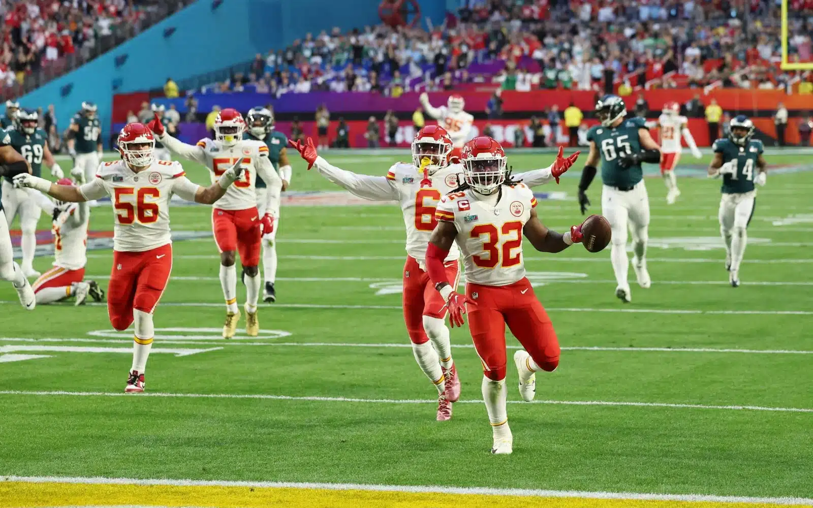 VIDEO: ¡De alarido! Harrison Butker da a los Chiefs su tercer título de la NFL; vencen a los Eagles en el Super Bowl