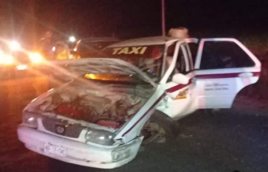 Taxi choca contra vehículo: Hay dos personas lesionadas, en Culiacán