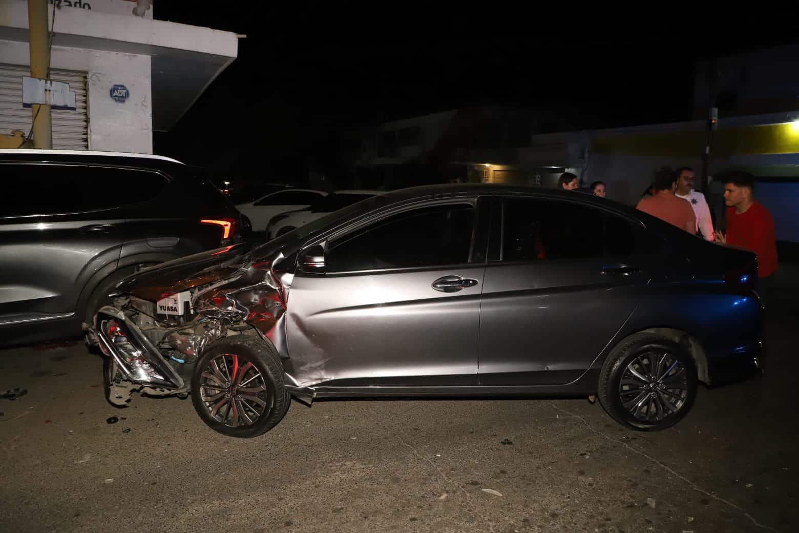 Choque y carambola en Mazatlán ¡Los conductores no respetaron el semáforo! 