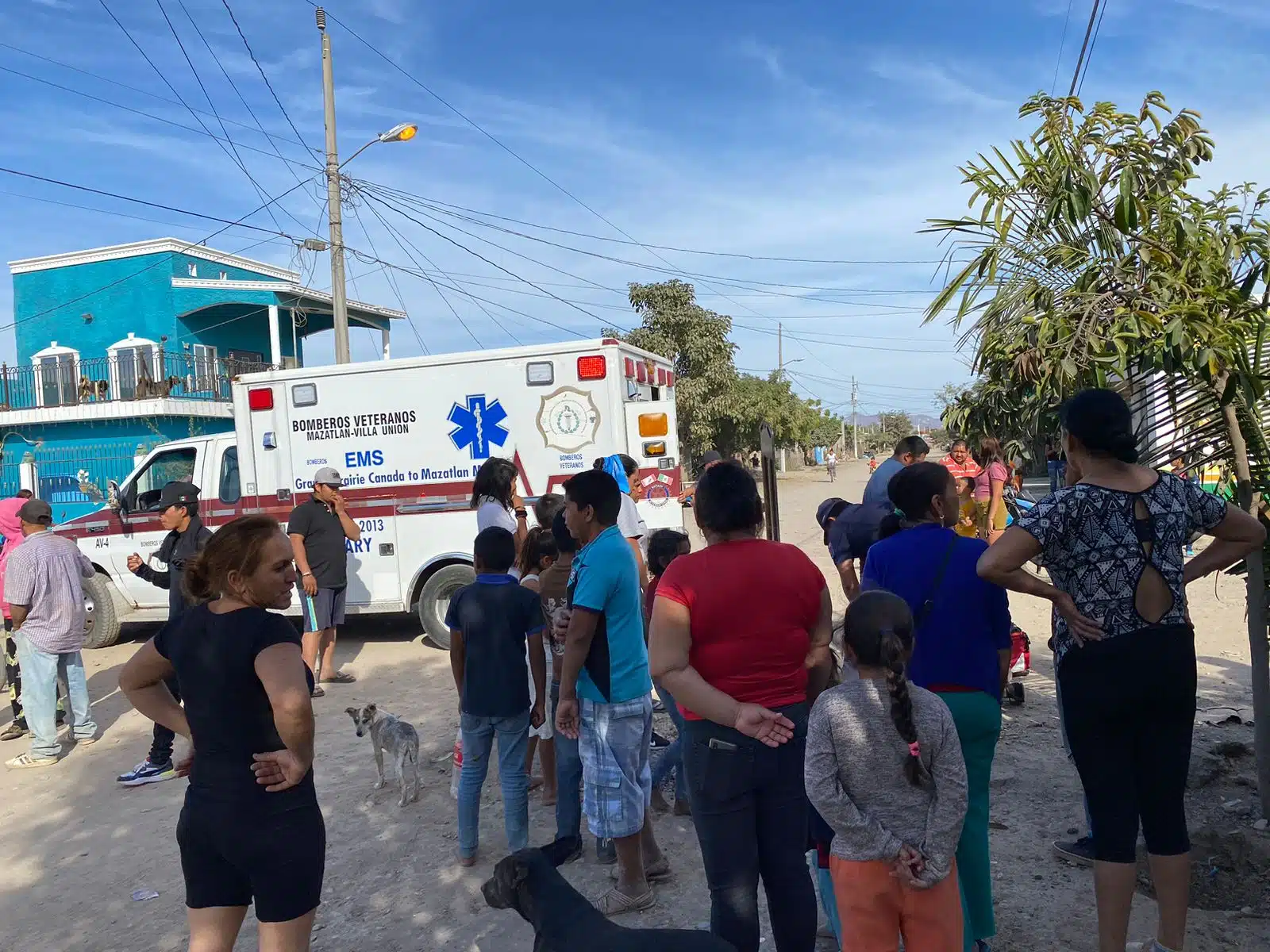 ¡Imparables! Choque de motos deja una persona lesionada en Villa Unión, Mazatlán