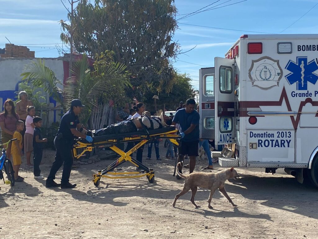 ¡Imparables! Choque de motos deja una persona lesionada en Villa Unión, Mazatlán