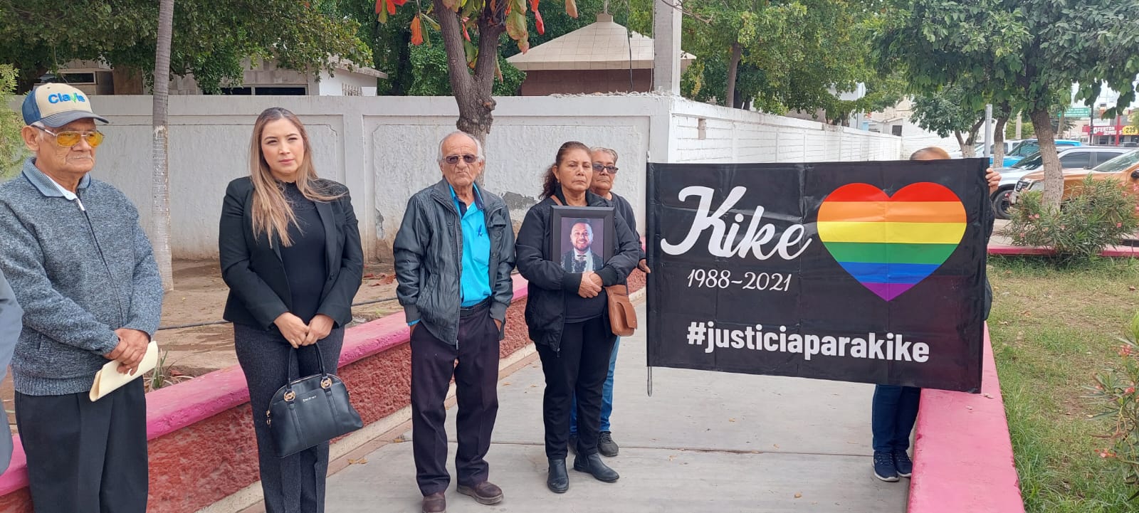 VIDEO: ¿Estás seguro? le preguntó a Kike y le dio la bendición; padre llora su muerte tras mini lipo