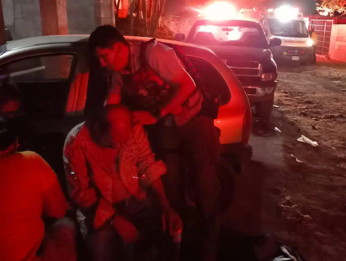 ¡Sufren crisis nerviosa! Incendio acaba con la vivienda de dos adultos mayores en Culiacán 