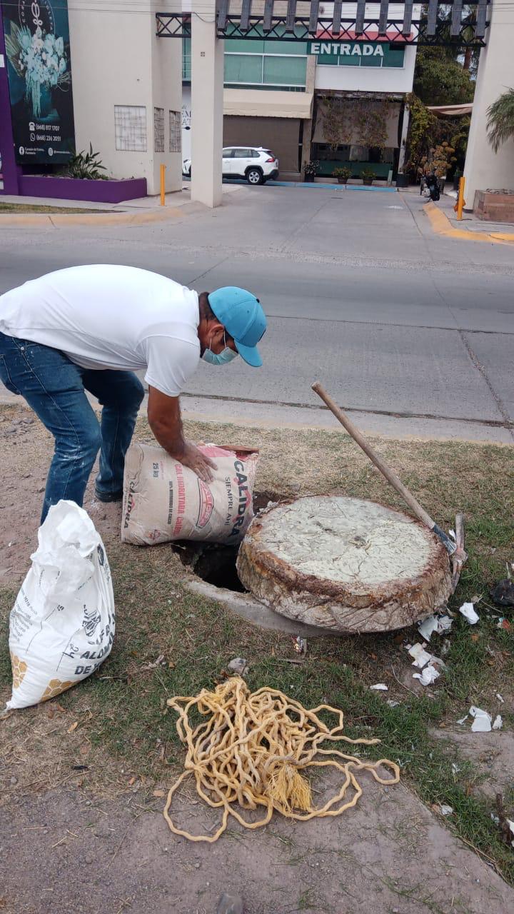 Con químicos Japama busca erradicar malos olores de la red de drenaje de Los Mochis