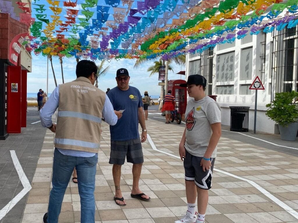 Turistas solicitan apoyo a Capta al inicio del Carnaval de Mazatlán; atienden 10 casos