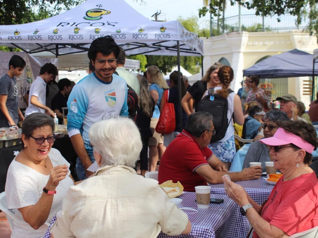 Turistas solicitan apoyo a Capta al inicio del Carnaval de Mazatlán; atienden 10 casos