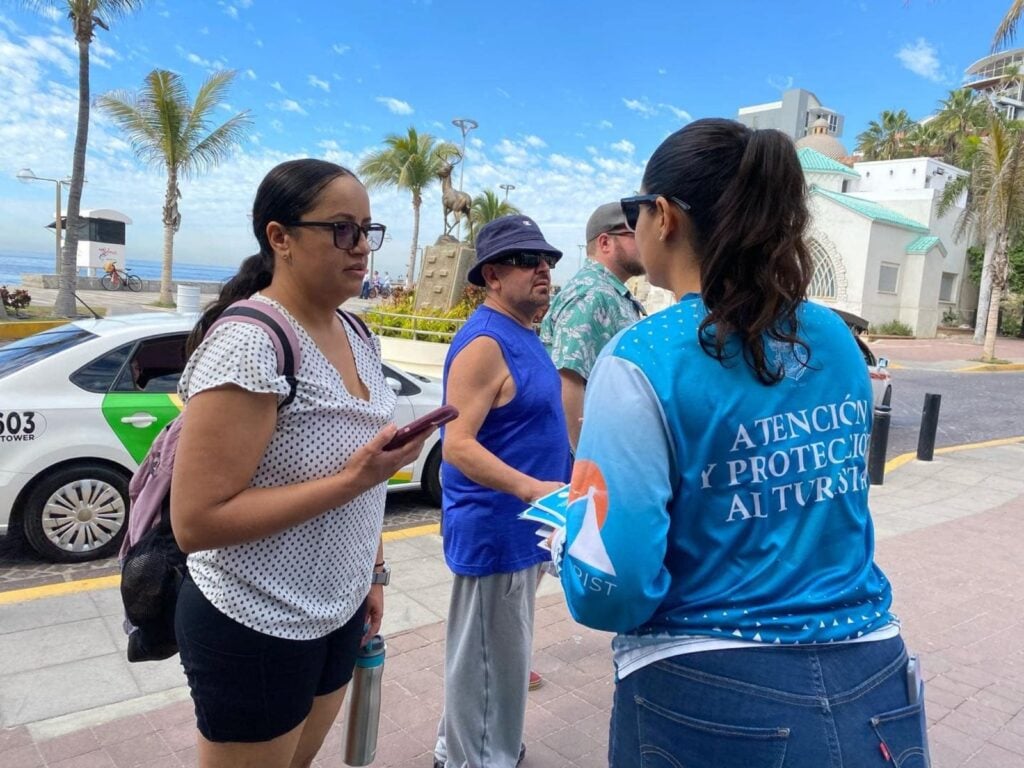 Turistas solicitan apoyo a Capta al inicio del Carnaval de Mazatlán; atienden 10 casos