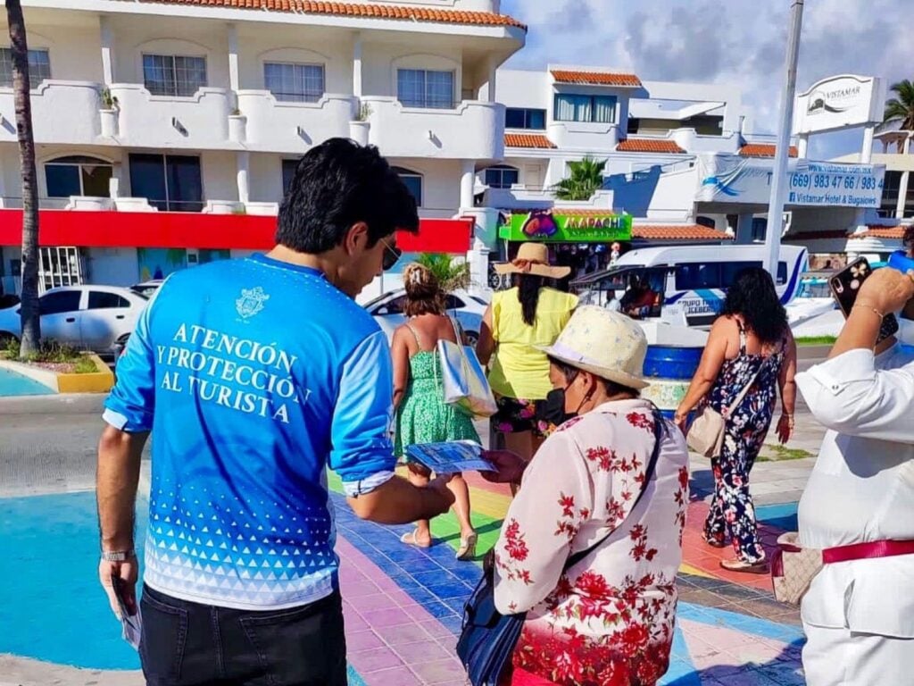 Turistas solicitan apoyo a Capta al inicio del Carnaval de Mazatlán; atienden 10 casos