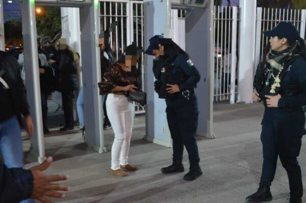 Policías Carnaval de Mazatlán
