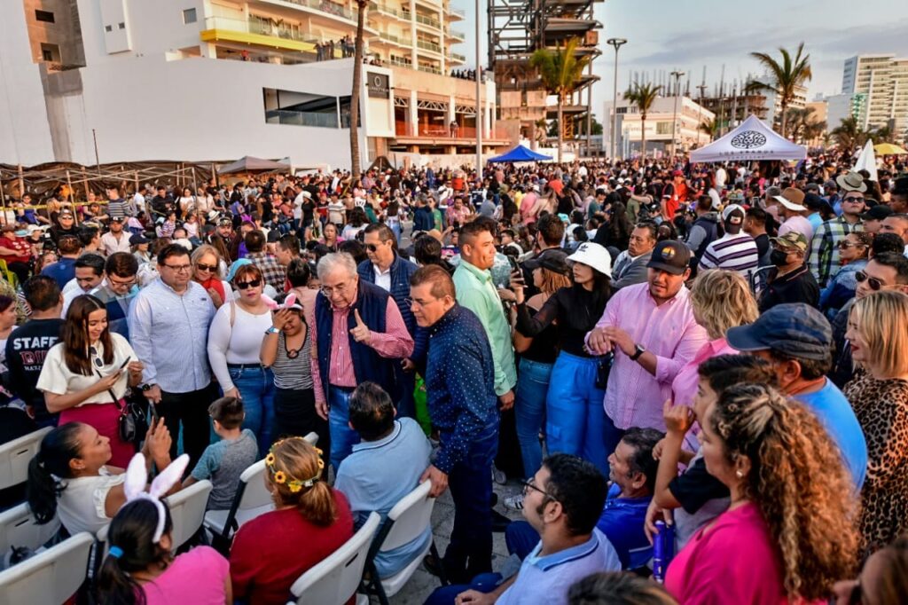 Regala Primer Desfile de Carros Alegóricos júbilo y magia a miles en el malecón / Foto Cortesía