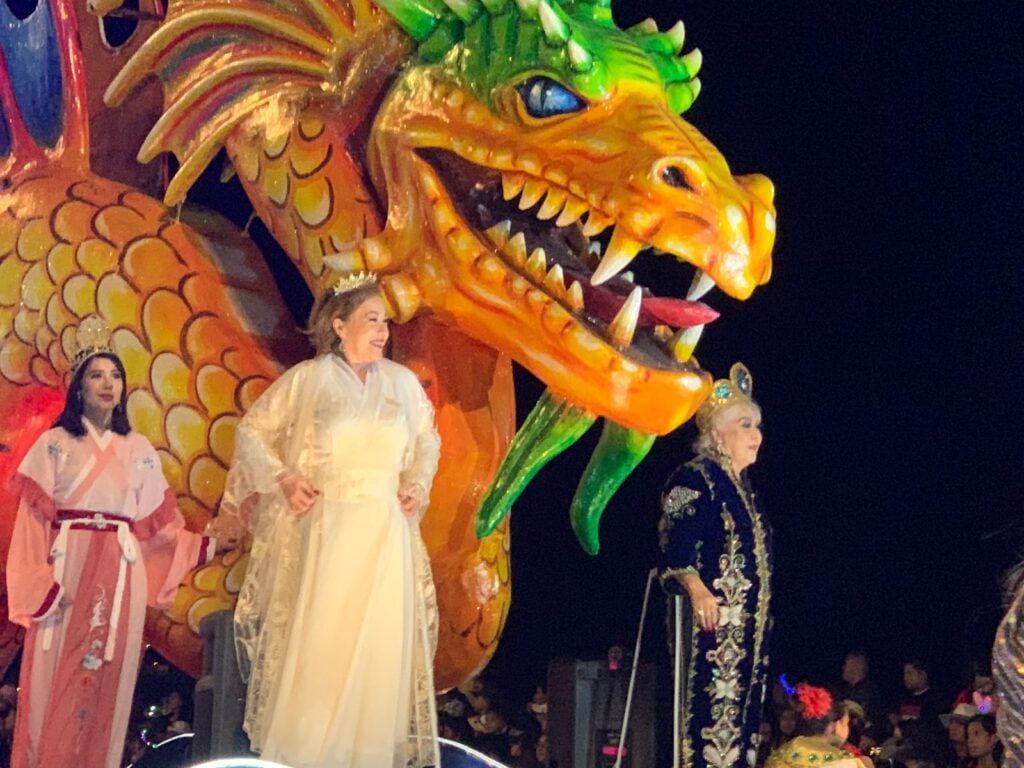 Regala Primer Desfile de Carros Alegóricos júbilo y magia a miles en el malecón / Fotos Manuel Mancilla