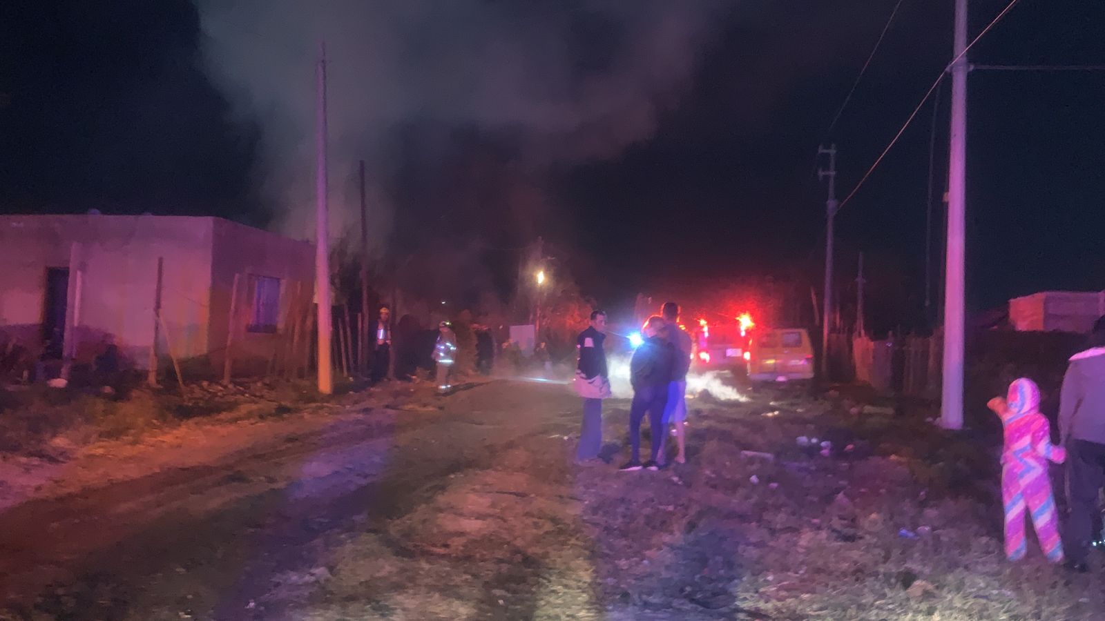 Le prendieron fuego a un monte y las llamas alcanzaron dos viviendas en Los Mochis 