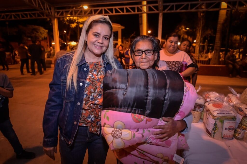 Visita Edgar González comunidades de la zona rural; le piden hasta un camión para estudiantes de prepa