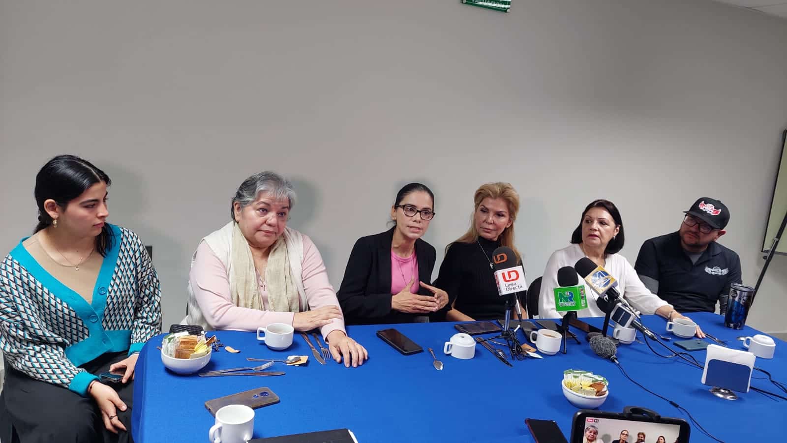 ¡A vestirse de rosa! Llama Frente Cívico en Los Mochis a uniformarse en marcha para defensa del INE