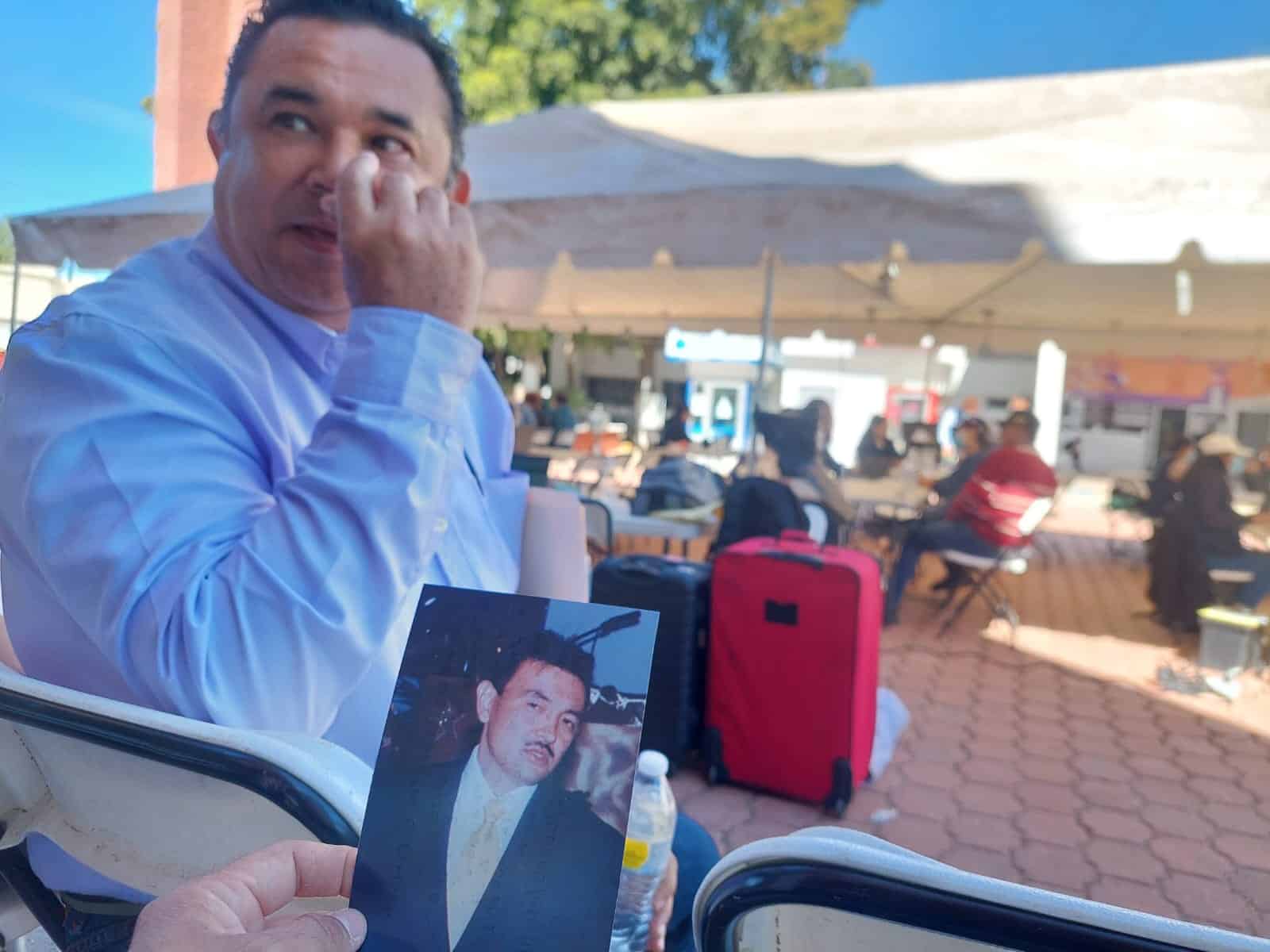 Su padre murió esperando encontrarlo; a 14 años de que se fueron sin dejar rastro