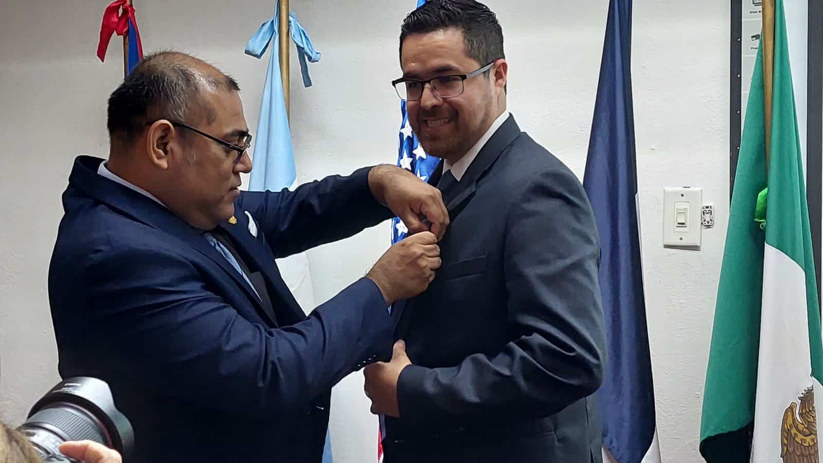 Reconoce la UAS a Marco Antonio y Diana Sofía como ganadores del “Primer Concurso de Ensayo”