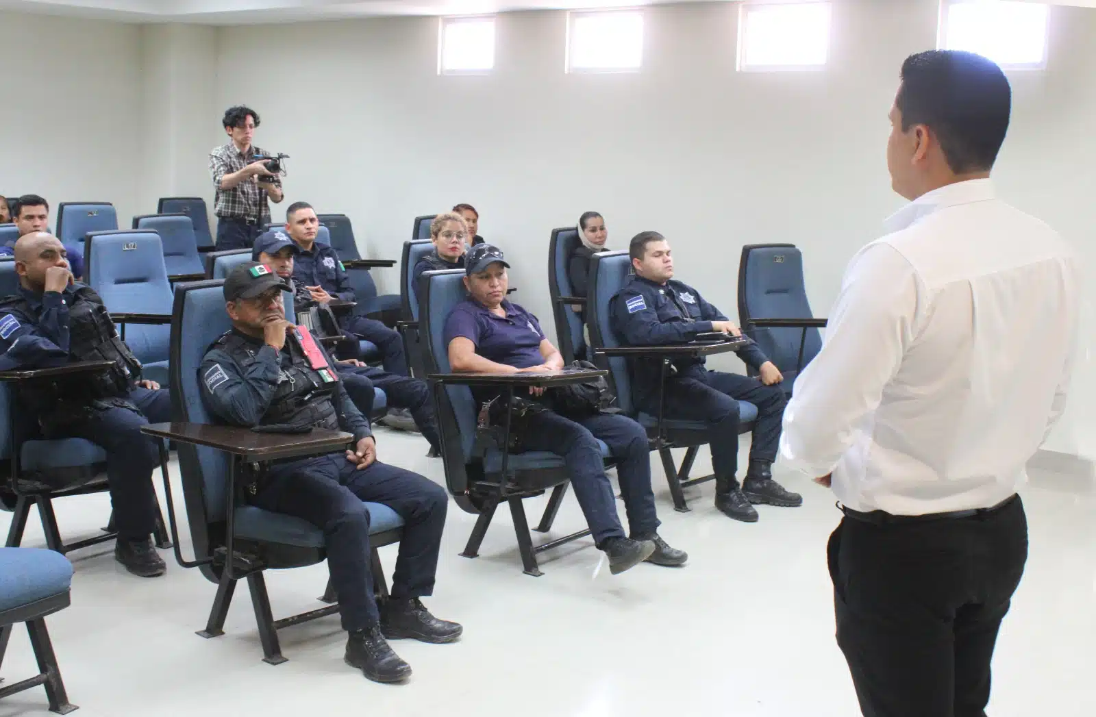 ¡Por el respeto a la sociedad! Capacita CNDH sobre derechos humanos a los policías de Mazatlán