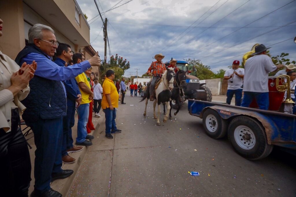 ¡Disfrutó de la fiesta! Rocha Moya acude al último día del Carnaval de Mocorito