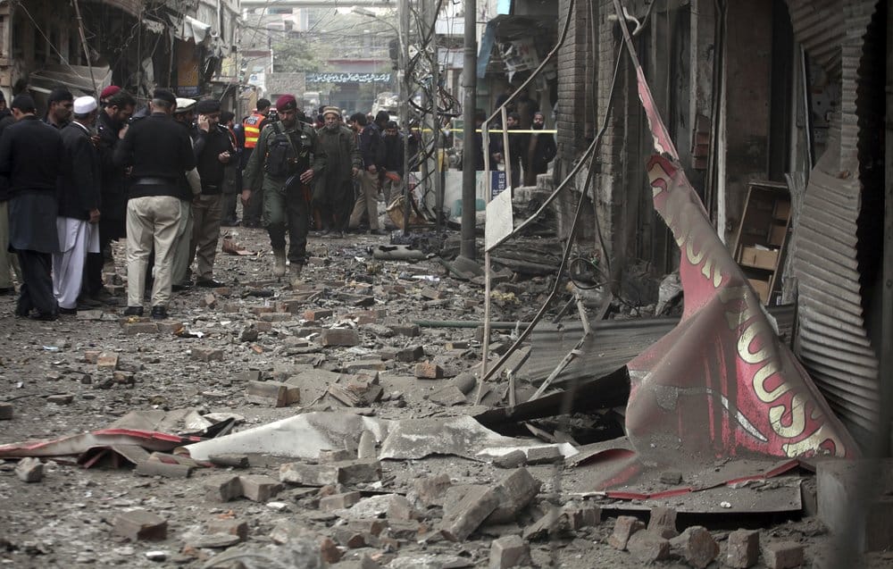bomba-estalla-en-mercado-de-pakistan