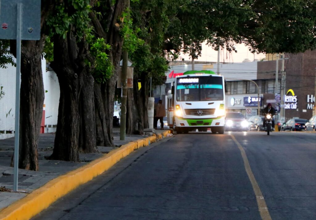 camion-mazatlan-carril-preferencial