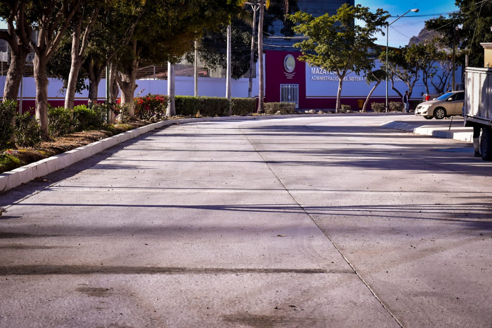 carril de la avenida Emilio Barragán en Mazatlán