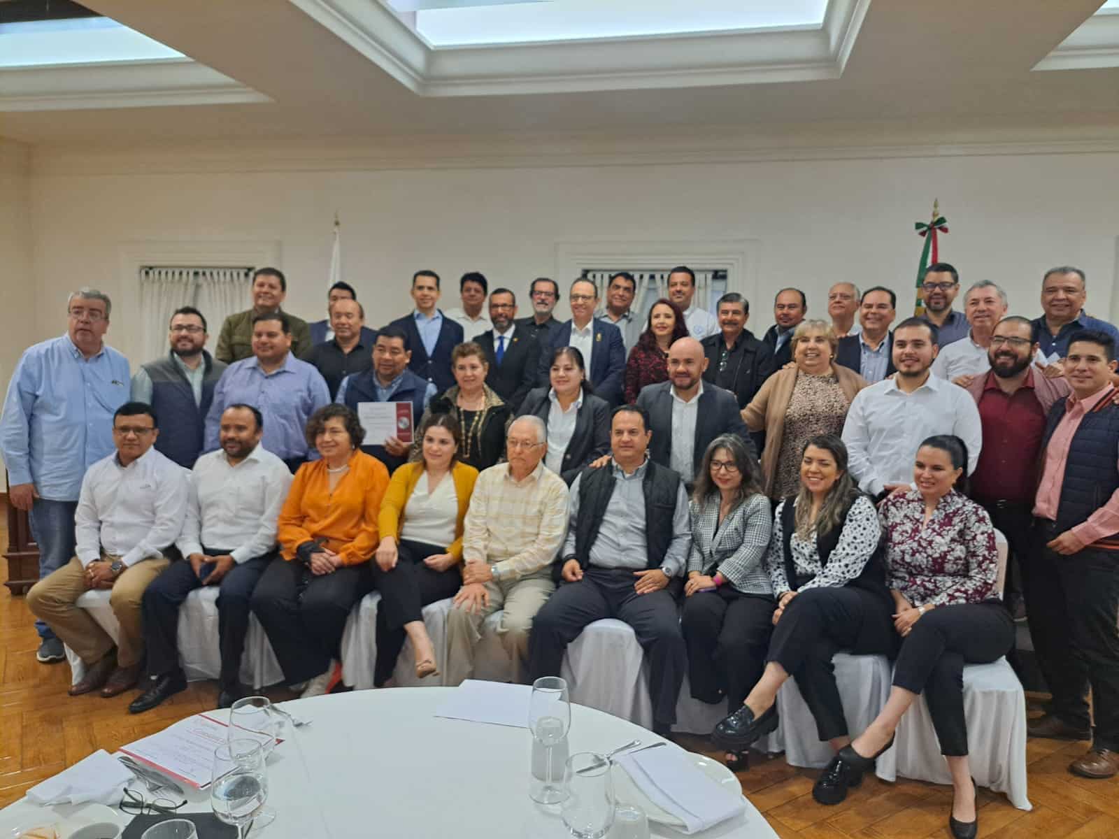 Cumplen 116 contadores con la Norma de Desarrollo Profesional Continuo