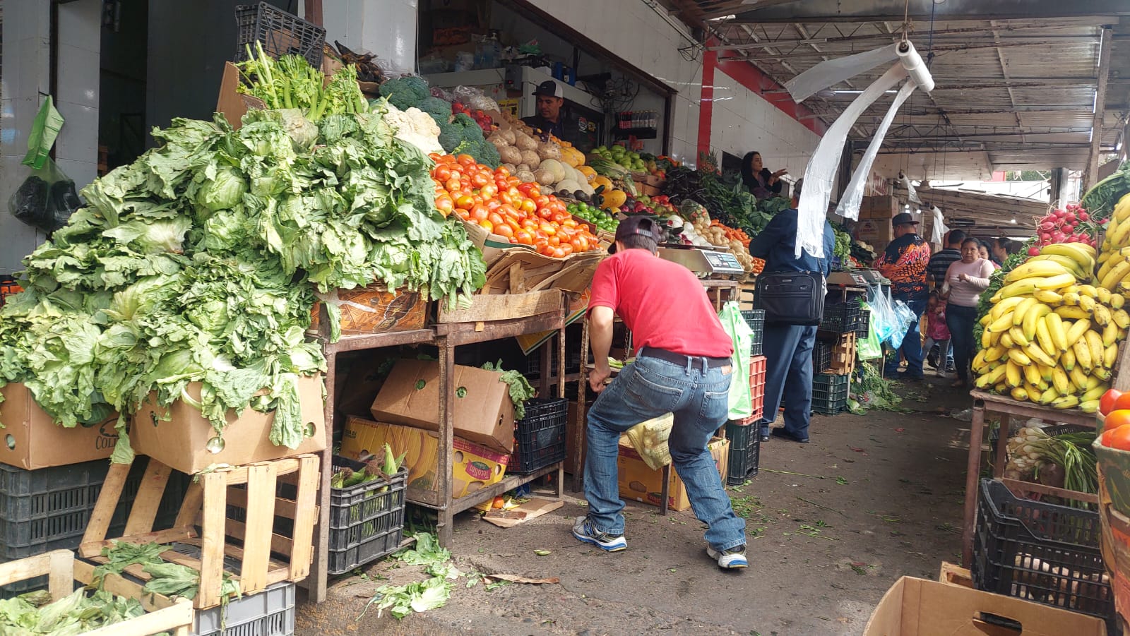 Doble crisis viven abarrotes de colonias de Guasave; las ventas van en picada