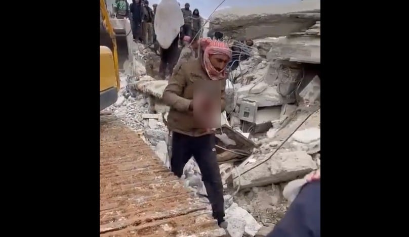 Da a luz entre los escombros en Siria
