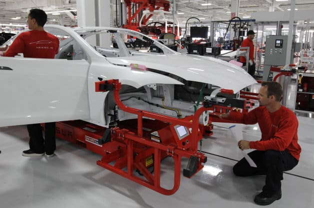 sueldo trabajador Tesla