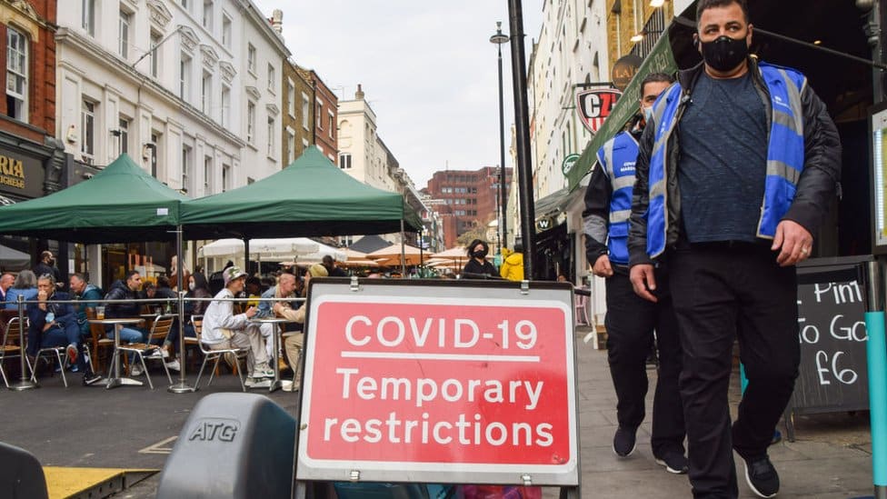 ¡No ha terminado! Reino Unido presenta aumento del 20% en contagios COVID