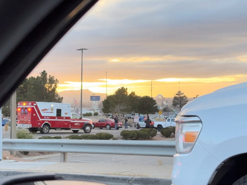 ¡Otro! Tiroteo en centro comercial de Texas deja un muerto y tres heridos