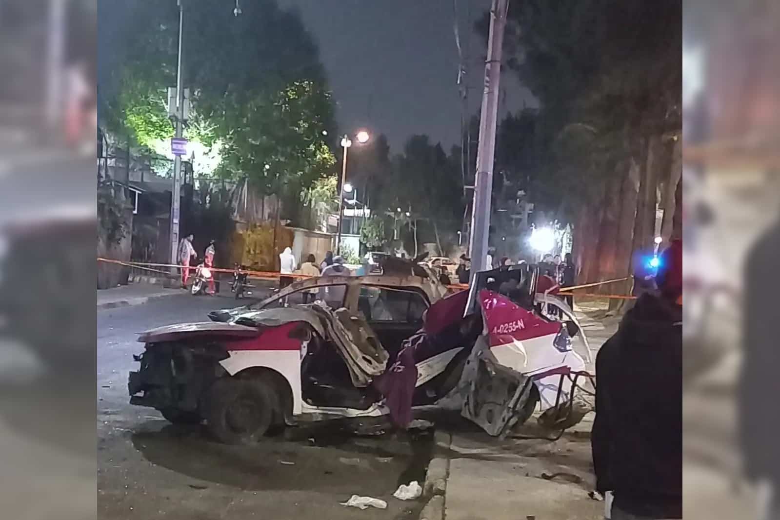 ¡Se impactó contra un poste! Mueren cinco personas en accidente de taxi en la CDMX