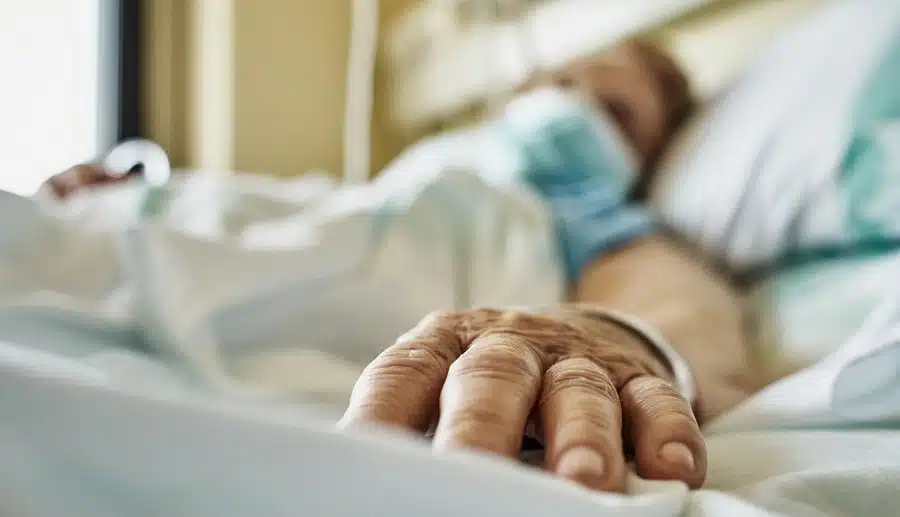 ¡Sorprendente! Mujer revive tan solo tres horas después de ser declarada muerta