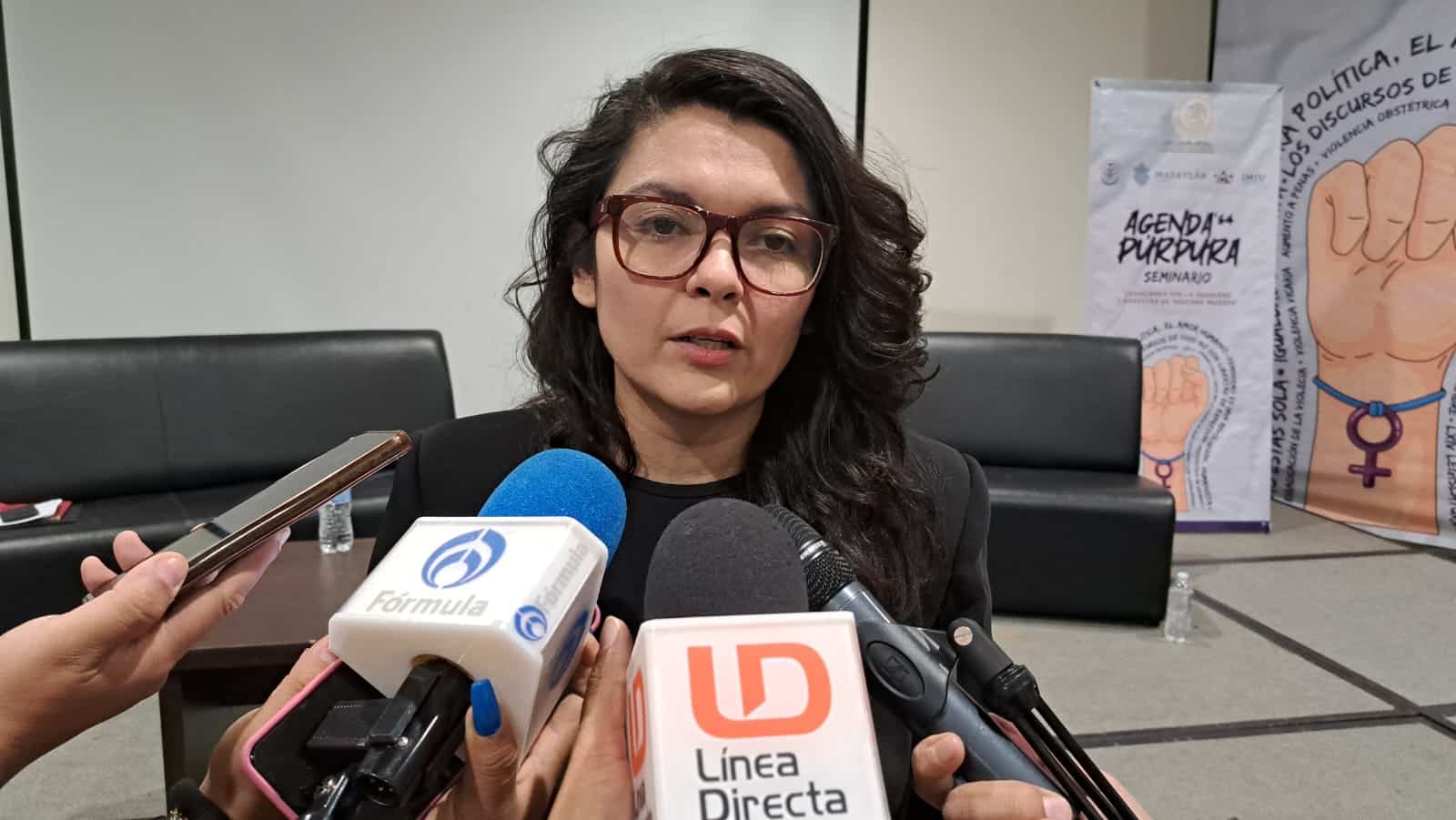 Almendra Negrete Diputada local