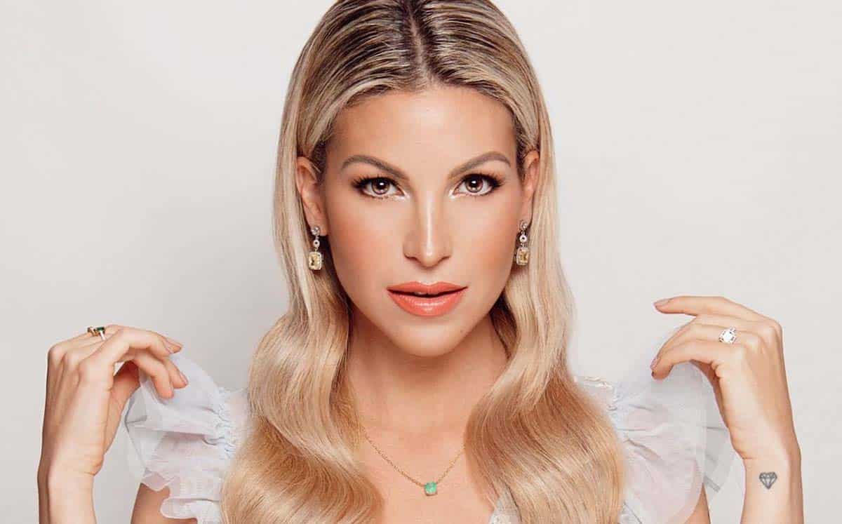 Andy Benavides se convierte en mamá de su cuarto hijo; la influencer causa polémica