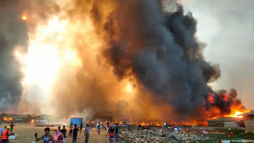 Así fue el incendio en el campamento de refugiados en Bangladesh