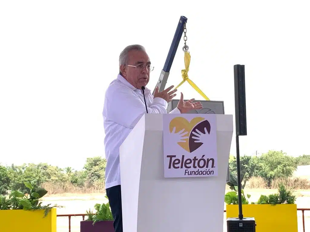 Rubén Rocha Moya en el CRIT Teletón Mazatlán