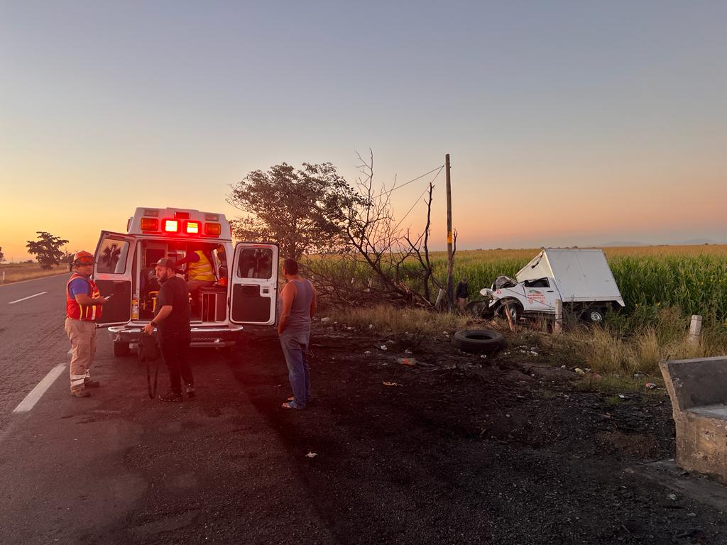 Chofer sufre accidente sobre la Maxipista Culiacán-Mazatlán en Costa Rica