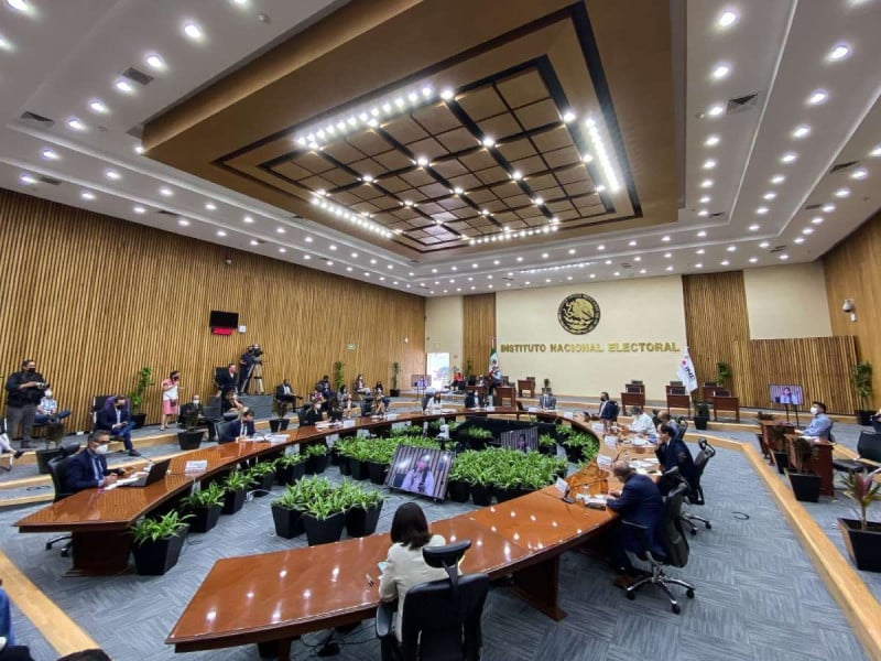 Con casi 98 millones de pesos, multa INE al PRI