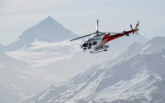 Desaparecen dos esquiadores tras avalancha en Mont Blanc, Italia