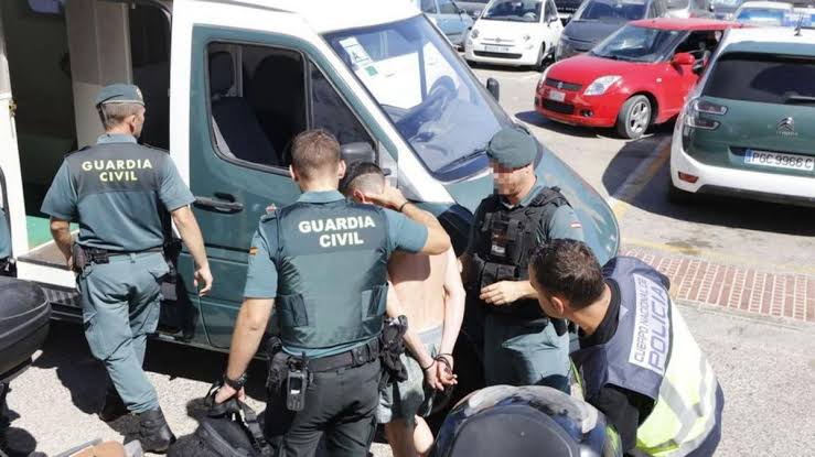 Desarticulan red de trata de personas en España; rescatan a 13 mujeres