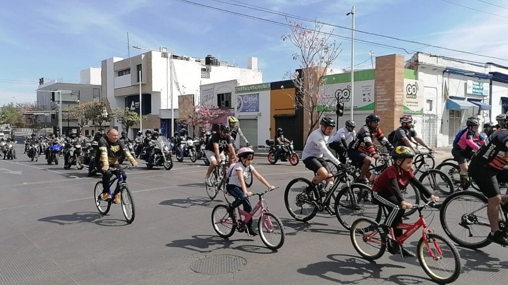 Desfile Vialidad y Transportes Culiacán