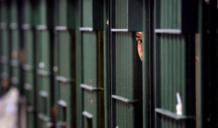Despiden a 18 guardias de una cárcel tras obligar a reclusos a tener relaciones íntimas