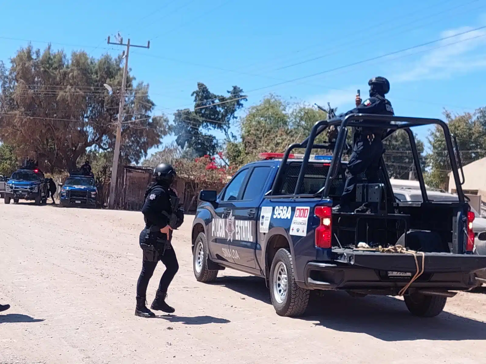 Armados golpean y despojan un BMW a Jesús Guadalupe en Juan José Ríos, Guasave