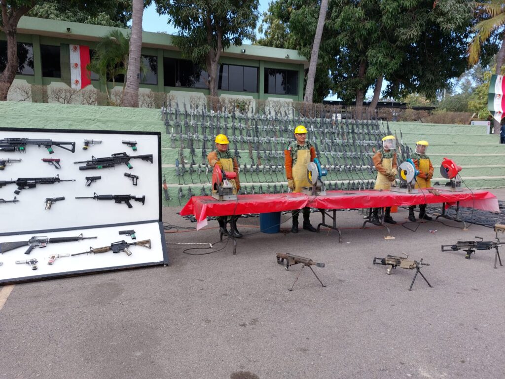 Destrucción de Armamento Armas Mazatlán Policíaca Niños (2)