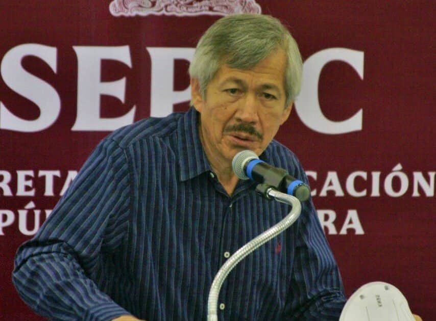 After controversy over irregularities, Horacio Lora resigns from the Undersecretary of Basic Education of the SEPyC