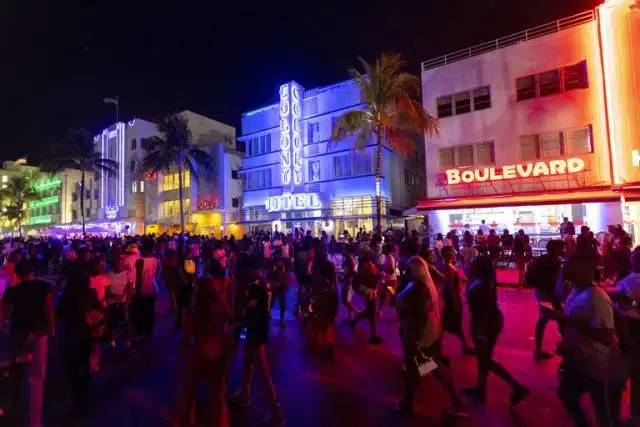 Imponen toque de queda en Miami Beach tras dos días de tiroteos